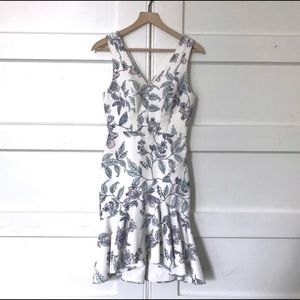 FAME AND PARTNERS Floral Trumpet Dress